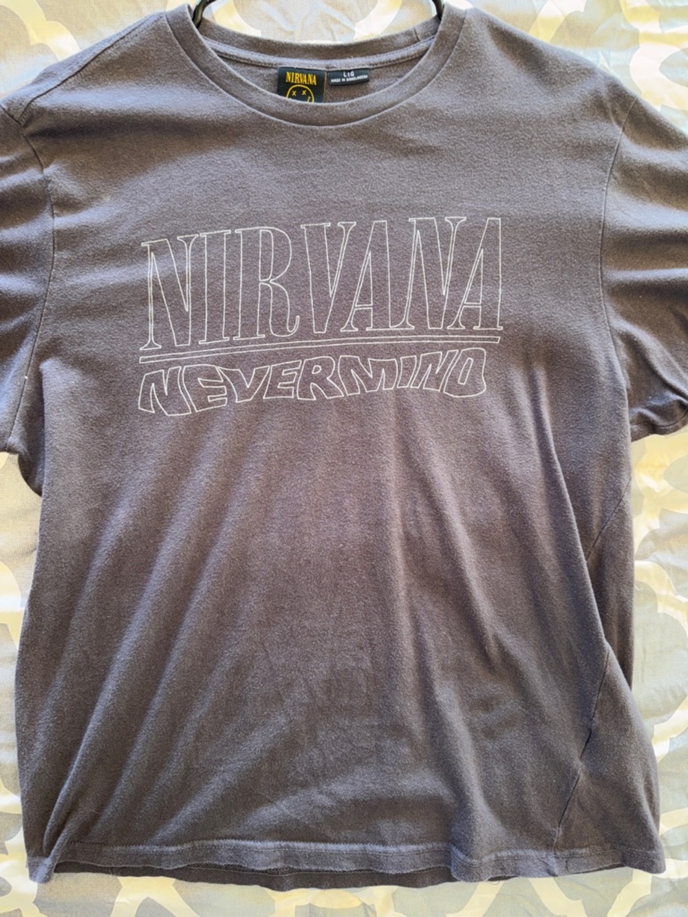 NIRVANA Nevermind graphic tee